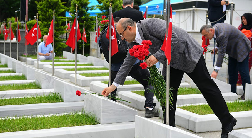 Artvin, Trabzon ve Ordu'da bayram arifesinde şehitlikler ziyaret edildi