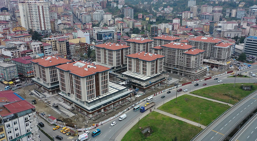 Sona gelinen belediye bloklarındaki iş yerleri hak sahiplerine teslim ediliyor