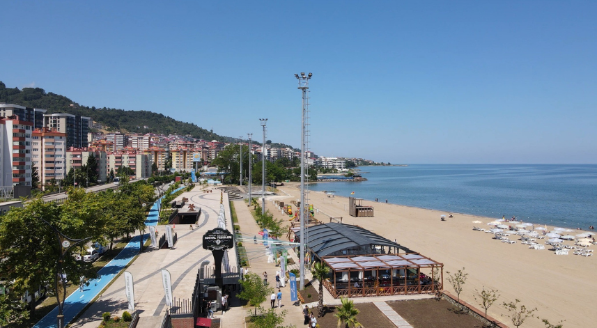 Giresun’da yapımı tamamlanan plaj ve sosyal tesis projeleri hizmete açıldı