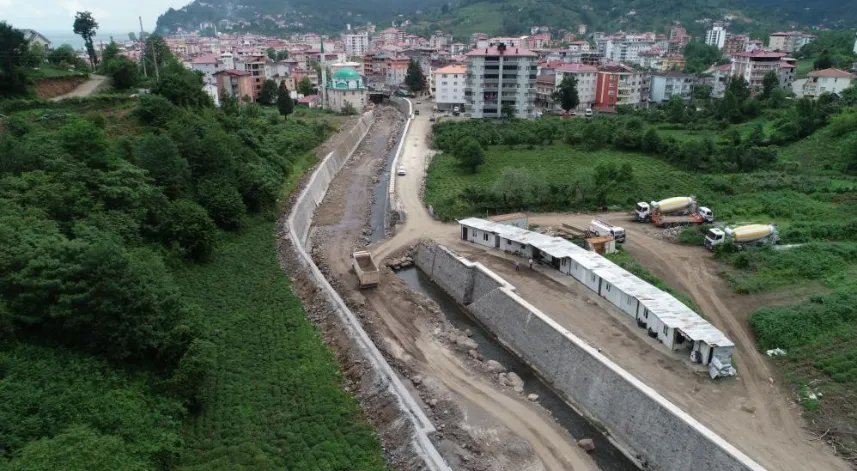 Artvin’de taşkın kontrol çalışmaları devam ediyor