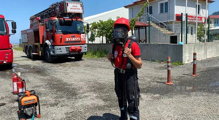 Staj gördüğü itfaiyede Avrupa Şampiyonası'na hazırlanıyor