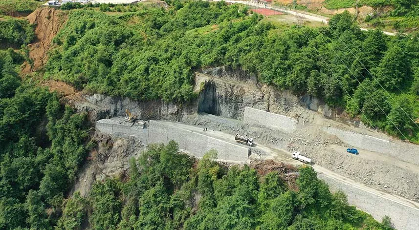 Dağbaşı-Isırlık bağlantı yolunda çalışmalar sürüyor