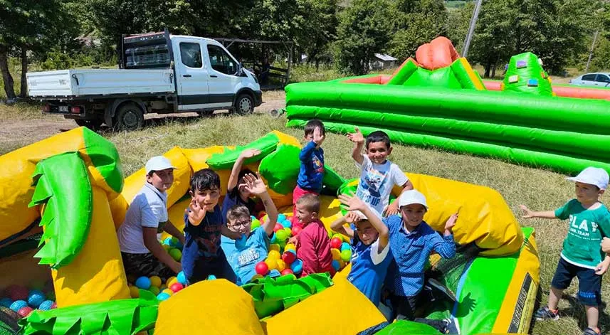 Artvin’de yayladaki çocuklar unutulmadı