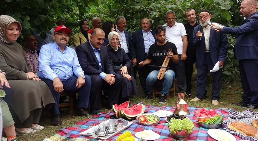 Coğrafi işaretli Arsin Foşa Fındığı'nın hasadı törenle başladı