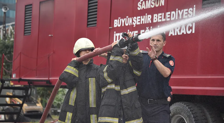 Samsun'da itfaiyeden AFAD gönüllülerine eğitim