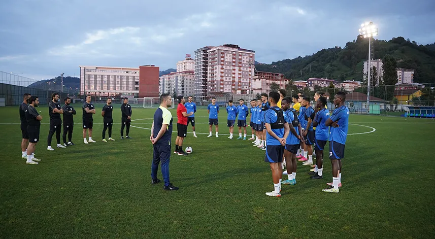 Çaykur Rizespor’da 10 futbolcu kadro dışı bırakıldı