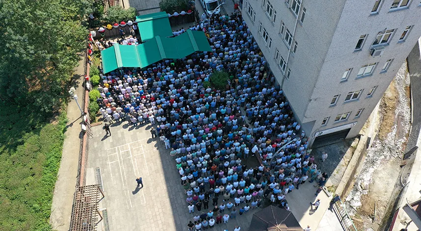 Başkan Mete'nin annesi son yolculuğuna uğurlandı