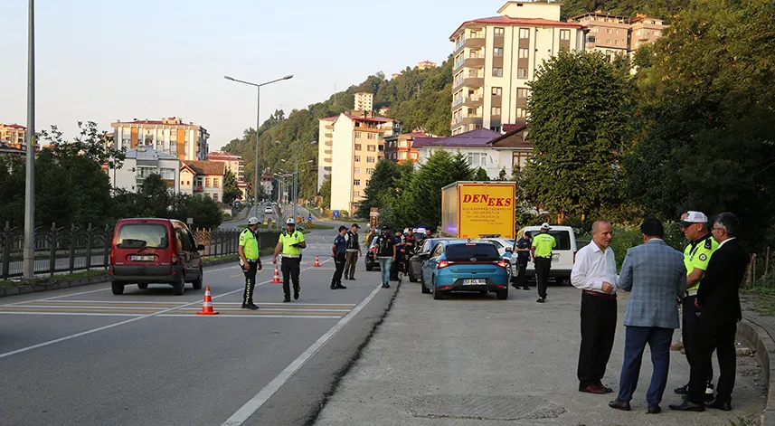 Rize İl Emniyet Müdürü Türesin'den şok uygulama noktasına ziyaret