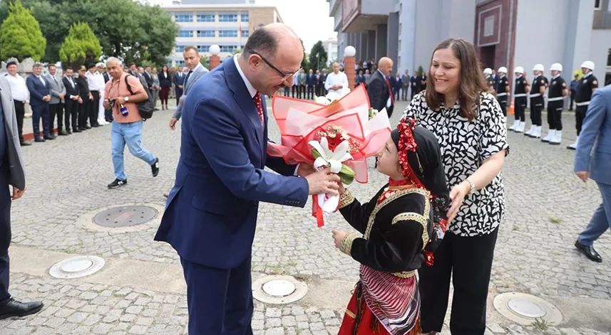 Giresun Valisi Mehmet Fatih Serdengeçti görevine başladı