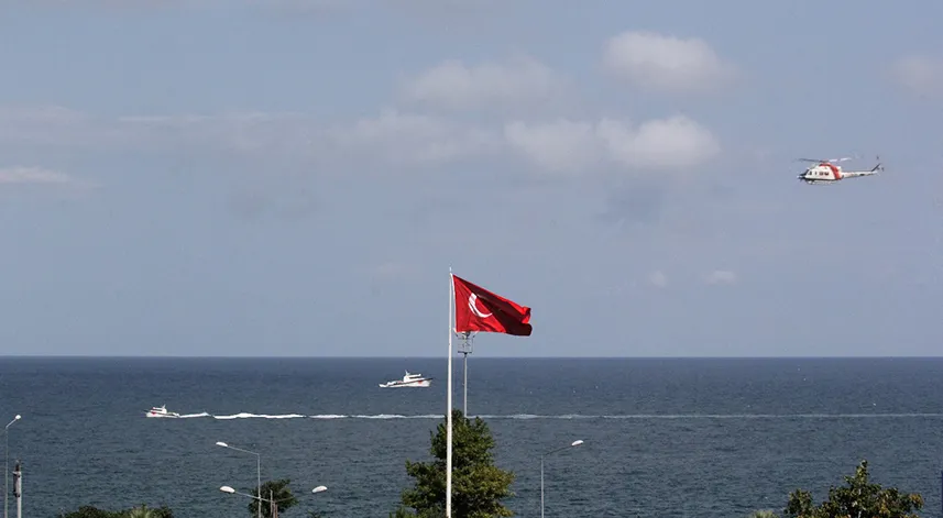 Artvin'de denizde kaybolan kişiyi arama çalışmaları devam ediyor