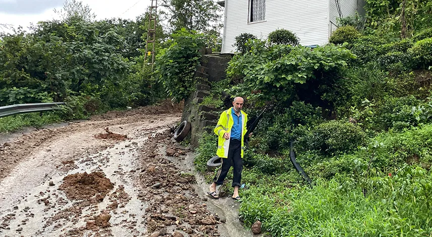 Rize'de şiddetli yağış nedeniyle 8 ev tedbir amacıyla boşaltıldı