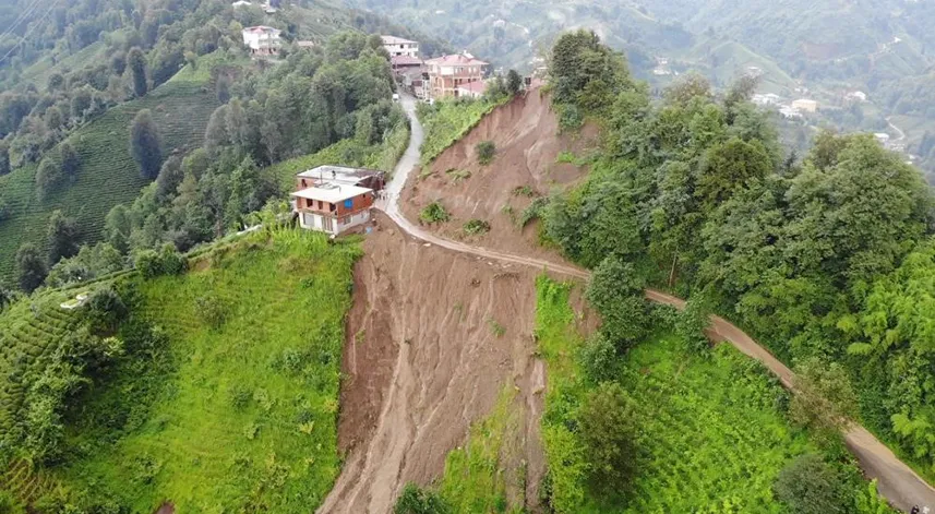 Rize’de şiddetli yağışların verdiği zararlar tespit edilmeye devam ediyor