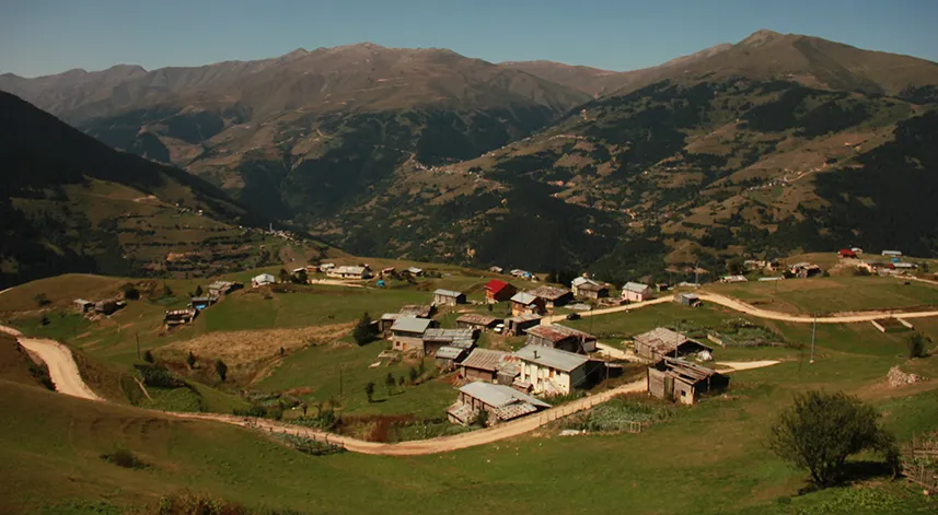 Karadeniz cenneti: Petran Yaylası her mevsimde doğa severleri ağırlıyor