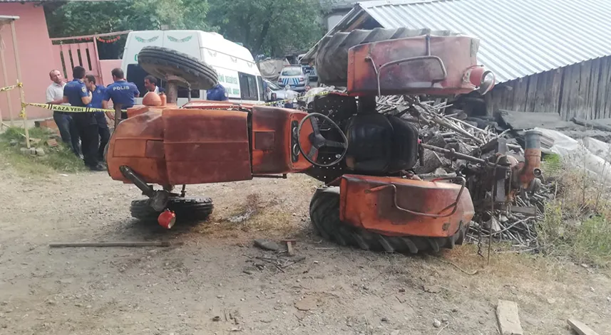 Kastamonu'da devrilen traktörün sürücüsü yaşamını yitirdi