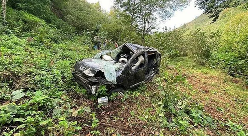 Ordu'da dereye yuvarlanan otomobildeki biri hamile 3 kişi öldü, 2 kişi yaralandı