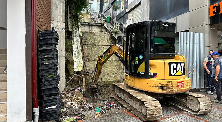 Rize’de yürümeyen merdiven yürür hale geliyor 