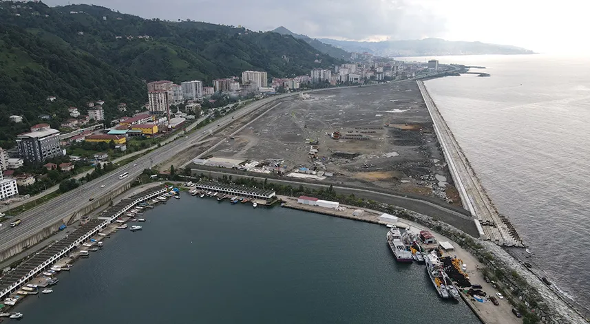 Rize Şehir Hastanesi'nin deniz dolgusunda sona geliniyor