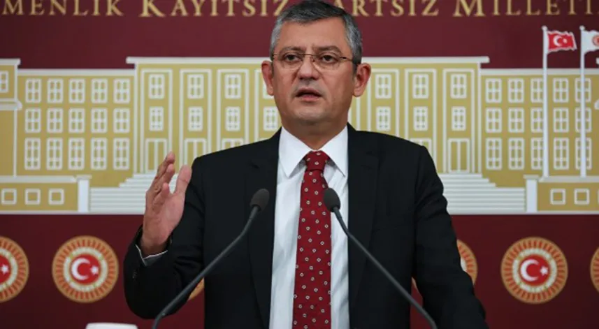 Özgür Özel CHP'de başkanlığa aday oldu