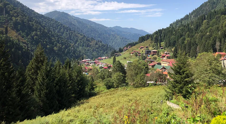 Ayder Yaylası yerli turistlere kaldı