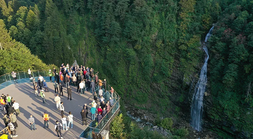 Bakanlar Özhaseki ve Bak, Rize'de incelemelerde bulundu