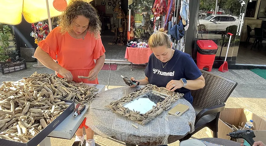 Taş, deniz kabuğu ve ağaç parçaları Artvinli kadınlara gelir kapısı oldu
