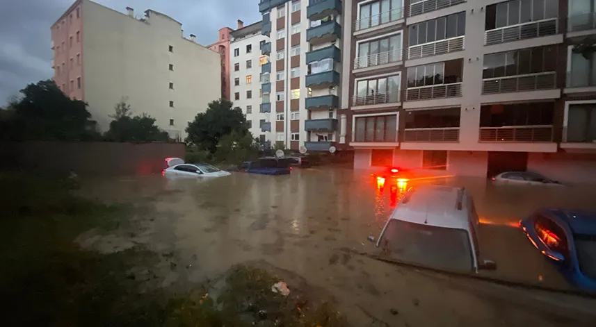 Trabzon’un Sürmene ilçesinde sular çekildi, hasarın boyutu ortaya çıktı