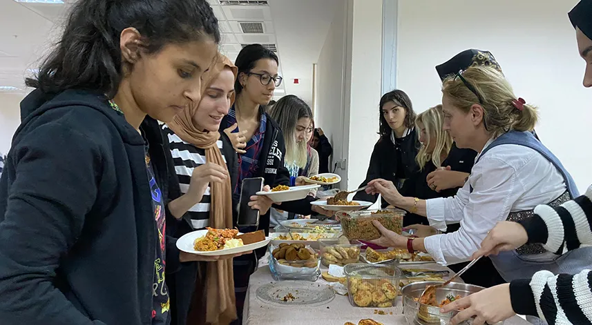 Rize kent konseyi kız çocukları günü buluşması düzenledi 