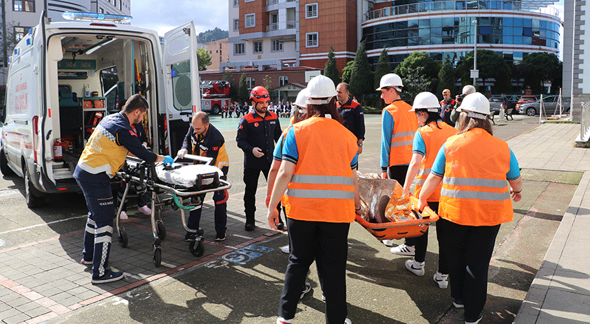 Meslek lisesinde Afet Tatbikatı yapıldı