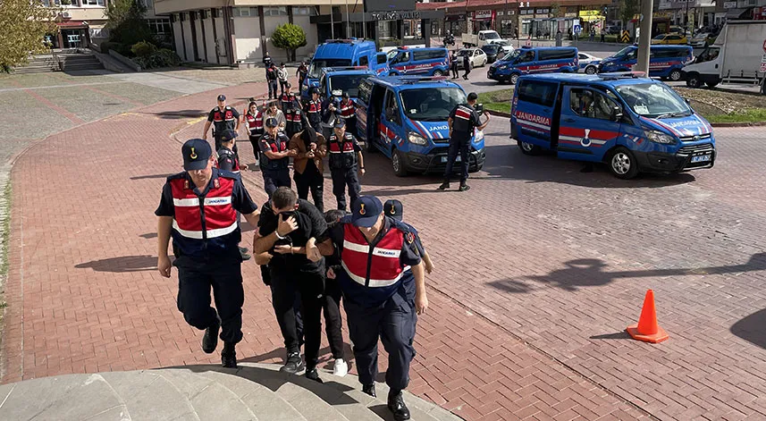 Aralarında Rize'nin de olduğu 5 ilde dolandırıcılık operasyonu