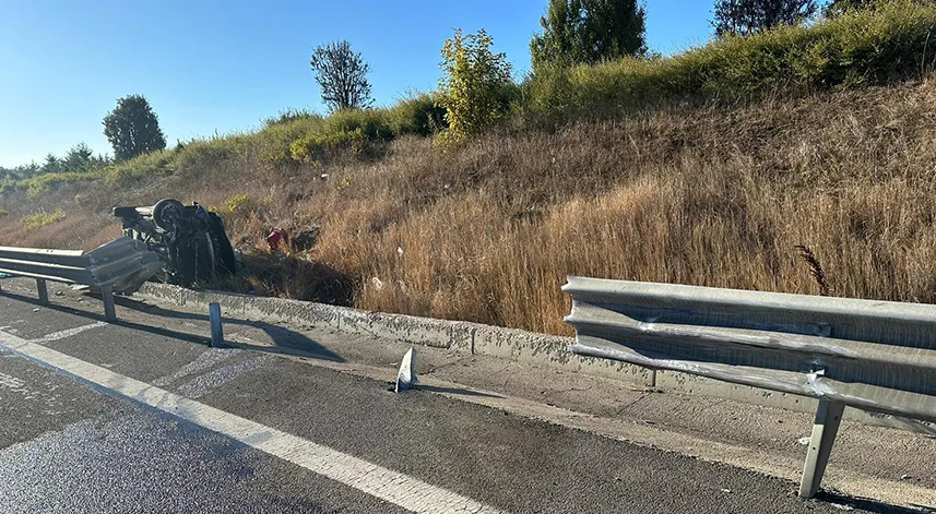 Bolu'da bariyere çarpan otomobilin sürücüsü yaralandı