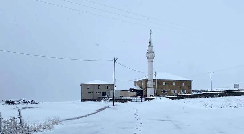 Gümüşhane’nin yüksekleri beyaza büründü