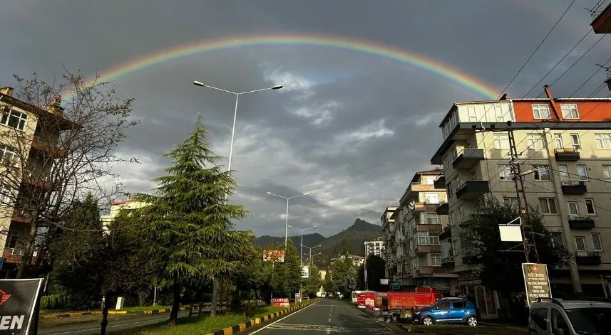 Arhavi’de kartpostallık gökkuşağı manzarası