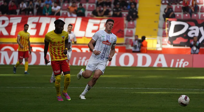 TSL 9. Hafta I Mondihome Kayserispor-Çaykur Rizespor: 1-0 (İlk yarı)