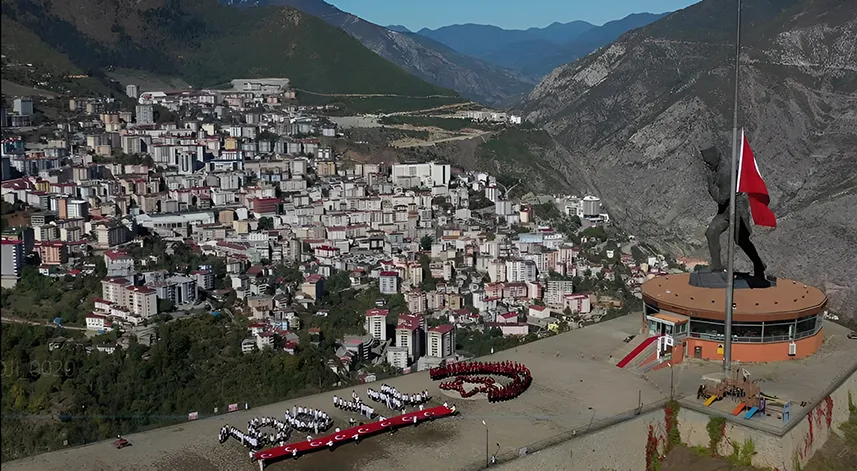 Artvin'de öğrenciler 100. Yıl