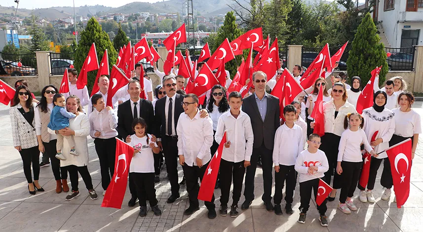 Samsun'da özel çocuklar Cumhuriyetin 100. yılını kutladı