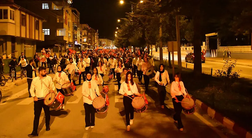 Ladik'te fener alayı düzenlendi