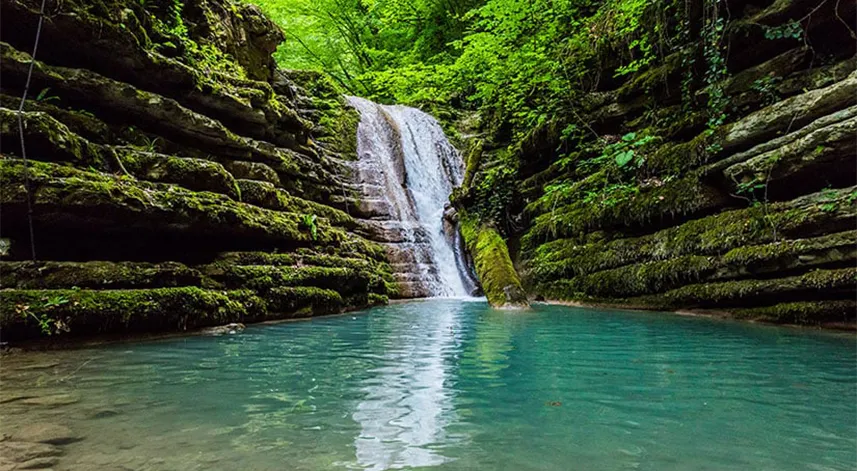 Gelintülü Şelalesi'nin doğal zarafeti