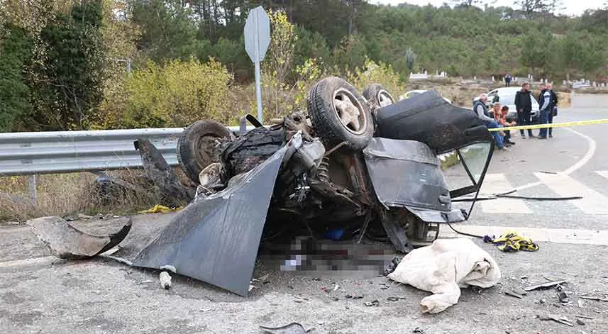 Trafik kazasında 1 kişi öldü, 4 kişi yaralandı