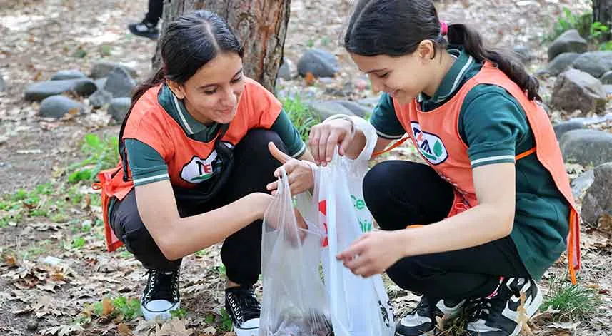 Samsun'da 500 öğrenci filizlendirmek için meşe palamudu topladı