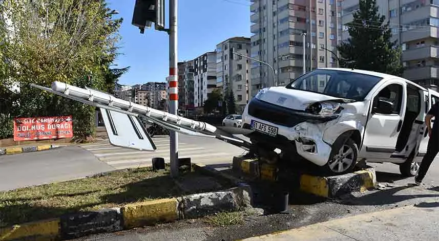 Trabzon'daki trafik kazasında 2 kişi yaralandı