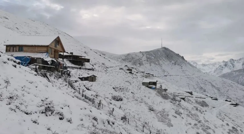 Rize'nin yüksek kesimleri beyaza büründü