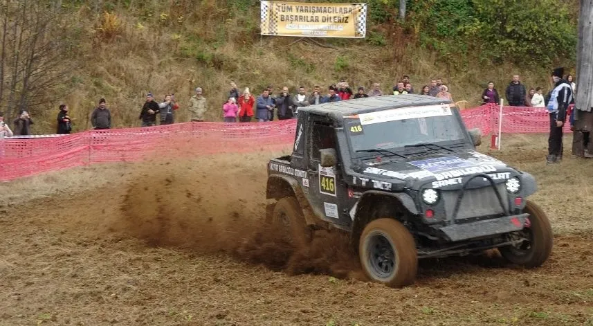  Karadeniz yaylalarındaki zorlu Off-Road yarışları nefesleri kesti