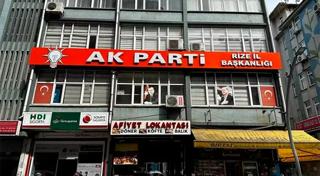 Rize’de AK Parti’den 15 isim belediye başkan aday adaylığına başvuru yaptı