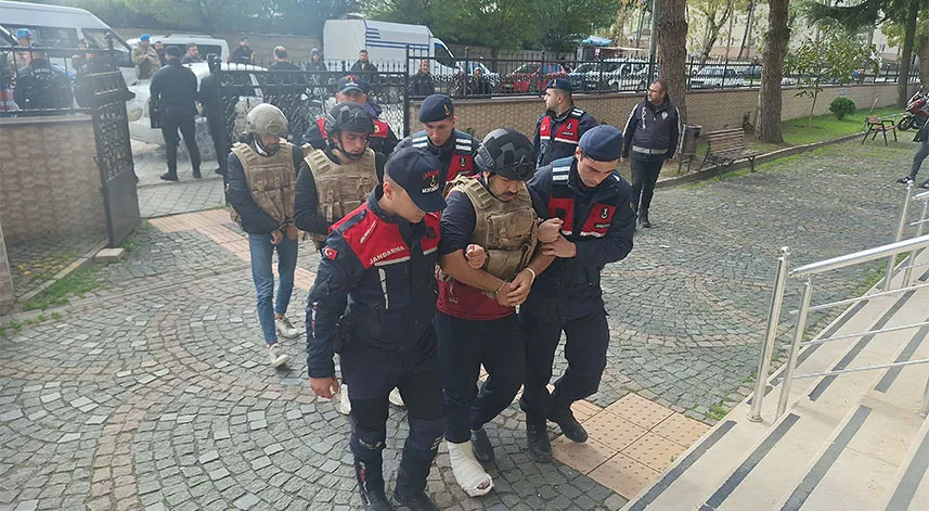 Samsun'da 1 kişinin öldüğü, 3 kişinin yaralandığı silahlı kavgayla ilgili 4 zanlı gözaltına alındı