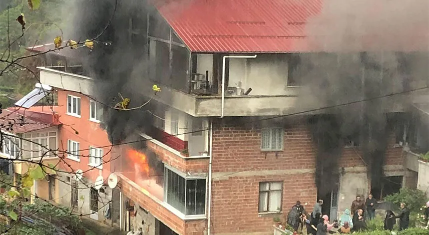 Rize'de çıkan yangında yaşlı kadın hayatını kaybetti