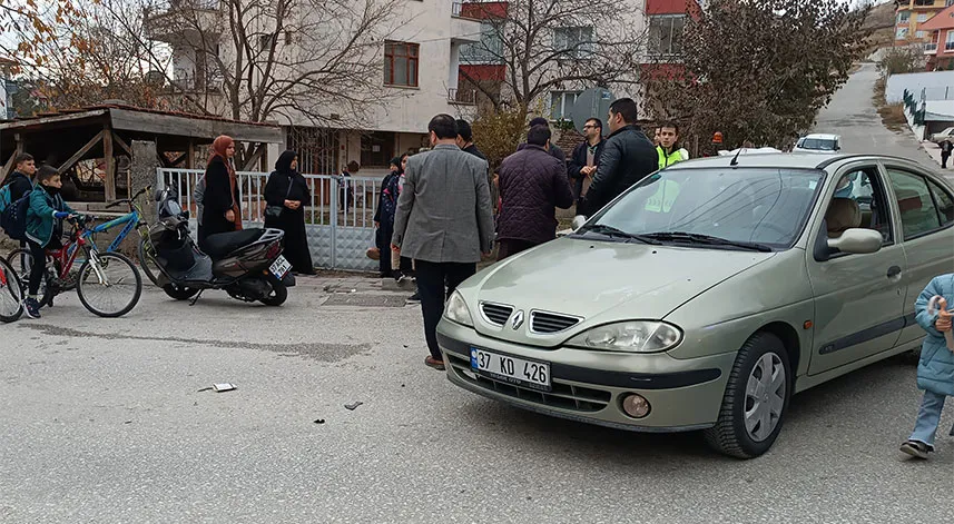 Tosya'da otomobil ile çarpışan motosikletin sürücüsü yaralandı