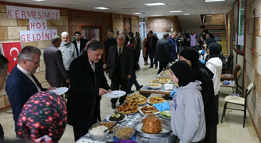 Of'ta Gazze yararına kermes düzenlendi