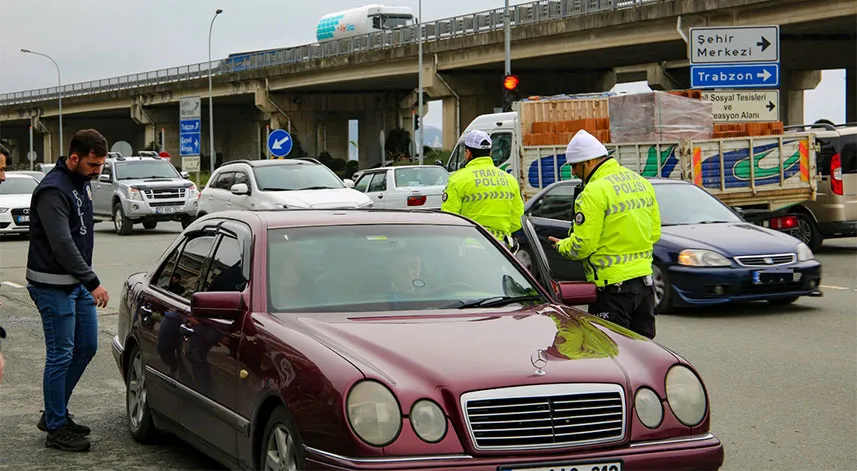 Rize'de trafik denetimleri devam ediyor