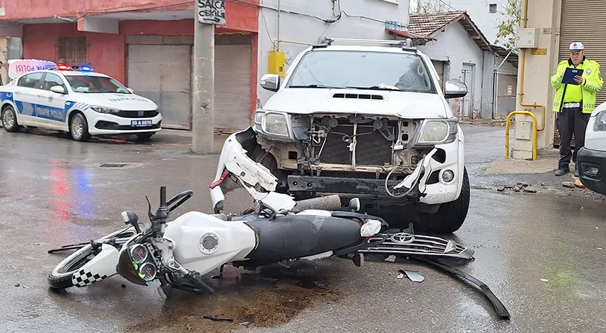 Samsun'da kamyonetle çarpışan motosiklet sürücüsü yaralandı