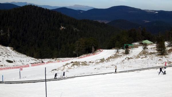 Kartalkaya'da yağmayan kar nedeniyle sezon kötü geçiyor